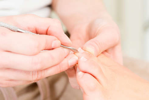 Soin bien-être DÉPOSE DE VERNIS SEMI-PERMANENT PIEDS